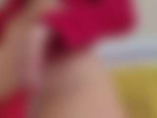 Serenexx MILF webcam performer live streaming