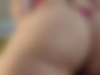 Live cam show with Serenexx - Amateur MILF on milfzrlive.com