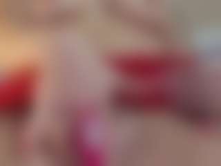 Live cam show with Serenexx - Athletic MILF on justonemore.cc