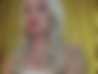 Live cam show with Serenexx - Blonde Hair Middle Aged on Uber Horny