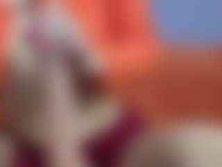 Modelka MILF Serenexx nadaje na żywo