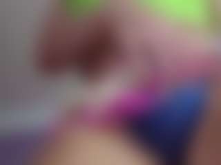Serenexx MILF webcam performer live streaming