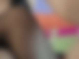 Live cam show with Serenexx - Petite MILF on Camming Site