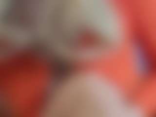 Serenexx MILF webcam performer live streaming