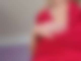 Serenexx MILF webcam performer live streaming