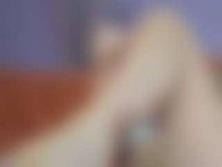Serenexx MILF webcam performer live streaming