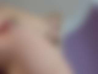 Live cam show with Serenexx - Blue Eyes on Streamer API