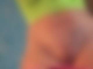 Live cam show with Serenexx - Athletic MILF on Camsoda