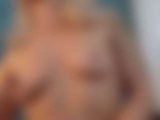 Live cam show with Serenexx - Solo on Camsoda