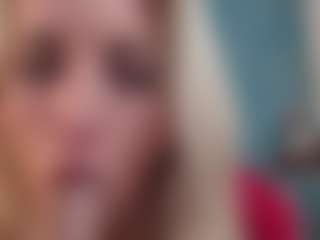 Serenexx, modelo webcam MILF transmitiendo en vivo