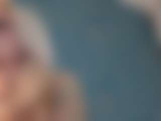 Live cam show with Serenexx - Athletic MILF on dropp.cam