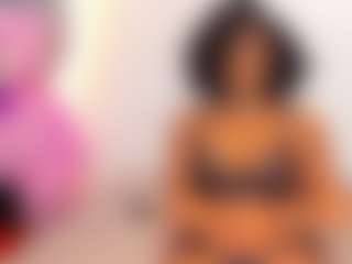 Live-Cam-Show mit Arianaablack - Brown Hair auf Camsoda