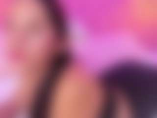 Karina MILF webcam performer live streaming
