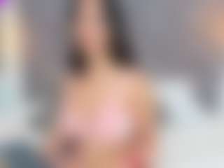 Karina MILF webcam performer live streaming