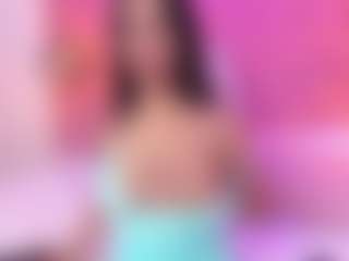 Karina MILF webcam performer live streaming
