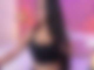 Live cam show with Karina - Petite MILF on alttransgirls