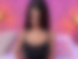 Live cam show with Karina - Petite MILF on livesuperchat.net