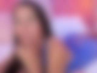 Live cam show with Karina - Brown Hair MILF on Livezox