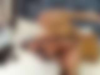 emily-86's Live Sex Cam Show