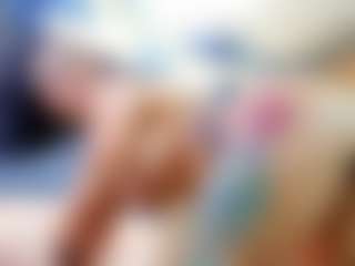 emily-86's Live Sex Cam Show