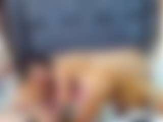emily-86's Live Sex Cam Show