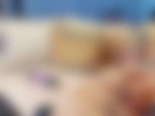 emily-86's Live Sex Cam Show