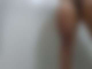 emily-86's Live Sex Cam Show