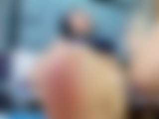 emily-86's Live Sex Cam Show