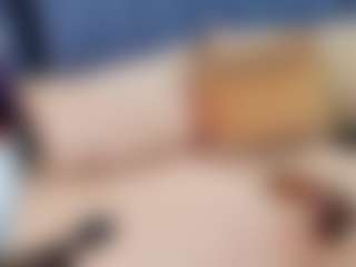 emily-86's Live Sex Cam Show
