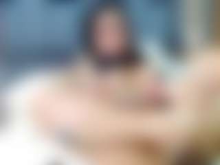 emily-86's Live Sex Cam Show