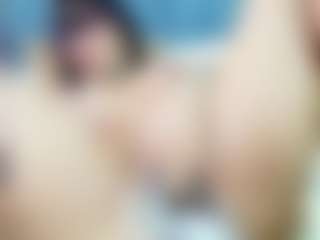 emily-86's Live Sex Cam Show
