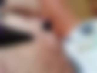 emily-86's Live Sex Cam Show