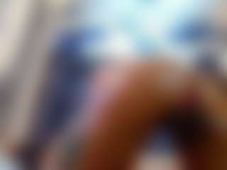 emily-86's Live Sex Cam Show
