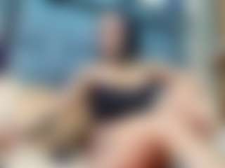 emily-86's Live Sex Cam Show