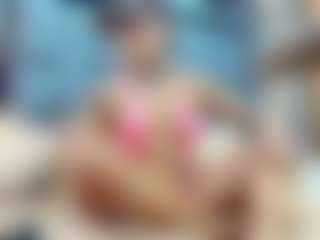 emily-86's Live Sex Cam Show