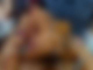 emily-86's Live Sex Cam Show