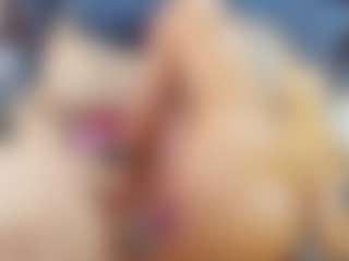 emily-86's Live Sex Cam Show