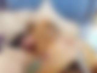 emily-86's Live Sex Cam Show