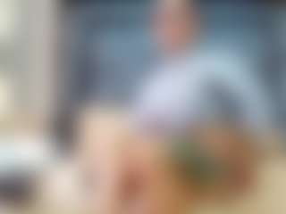 emily-86's Live Sex Cam Show
