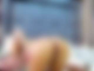 emily-86's Live Sex Cam Show