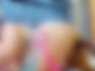 emily-86's Live Sex Cam Show