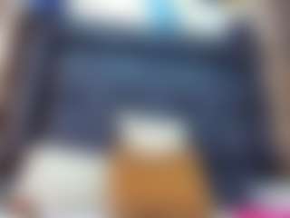 emily-86 MILF webcam performer live streaming