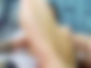 emily-86's Live Sex Cam Show