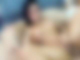 emily-86's Live Sex Cam Show