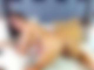 emily-86's Live Sex Cam Show