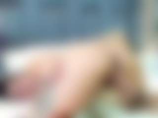 emily-86's Live Sex Cam Show