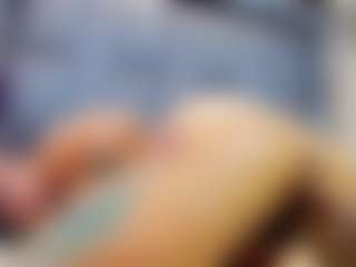emily-86's Live Sex Cam Show