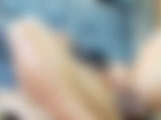 emily-86's Live Sex Cam Show