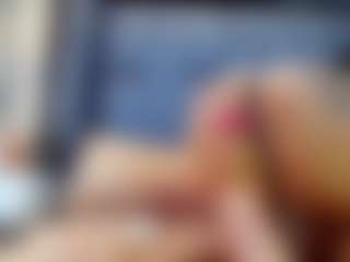 emily-86's Live Sex Cam Show
