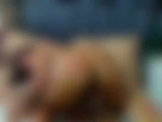 emily-86's Live Sex Cam Show